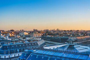 交通事故中没有出示警示三角架双方都处罚吗。需处罚多少？