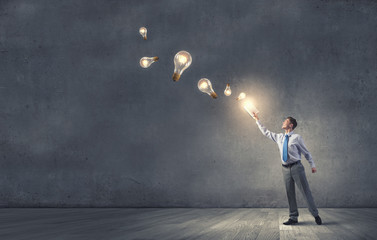 交通事故中没有出示警示三角架双方都处罚吗。需处罚多少？